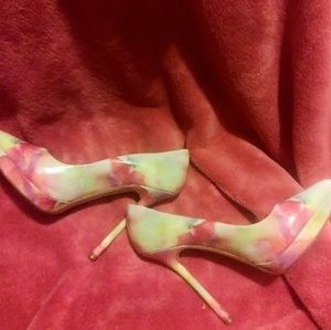 Alice & Olivia leather pointed toe stiletto